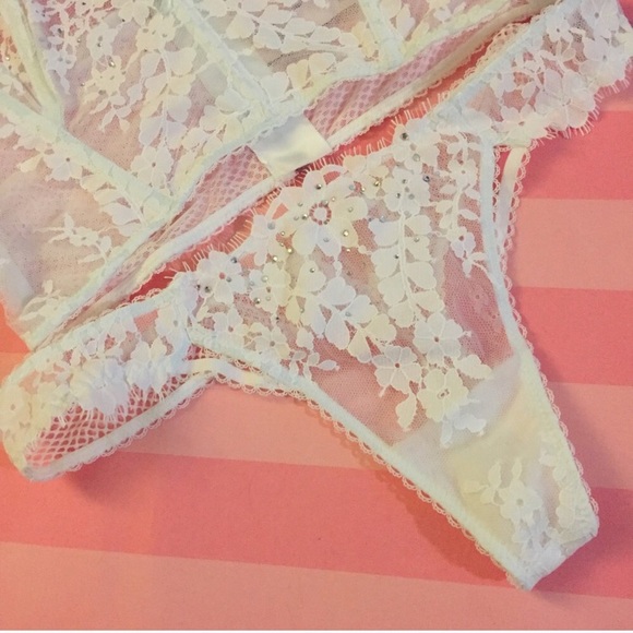 VS Bridal Floral Lace Crystal Bra panty set! - Picture 6 of 7